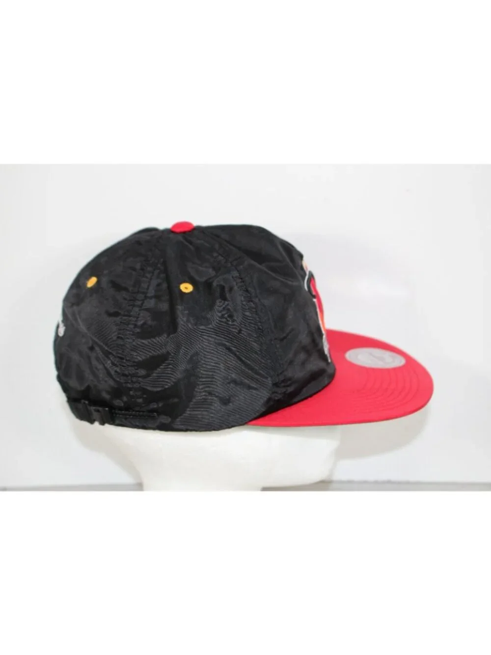 Mitchell Ness Hardwood Classics Miami Heat Logo Strap Hat Red Bill EUC